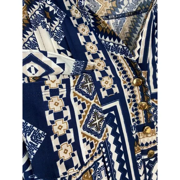 SOLD💙Cocomo Top Women Size Large Blue White Geometric Blouse Stretch 3/4 Sleeves - Picture 9 of 16